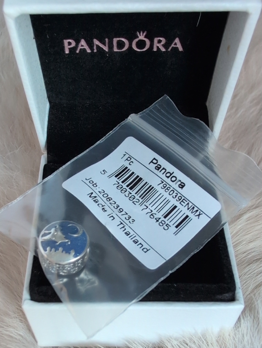 NWT Pandora Disney Alladin Blue and Silver Enamel Charm